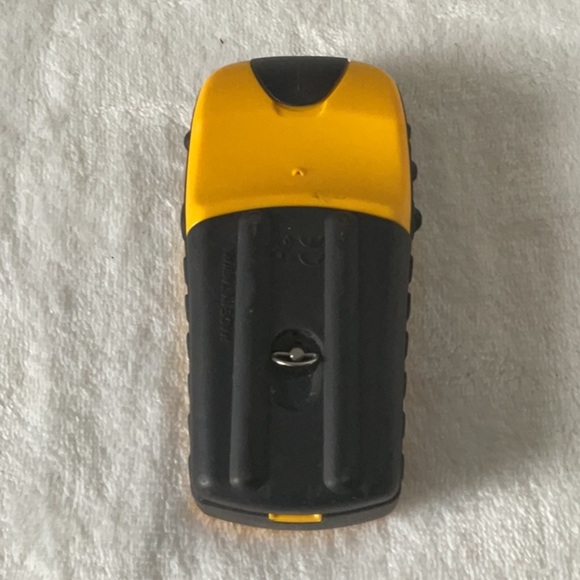 Garmin eTrex Yellow Handheld GPS - Picture 2 of 5